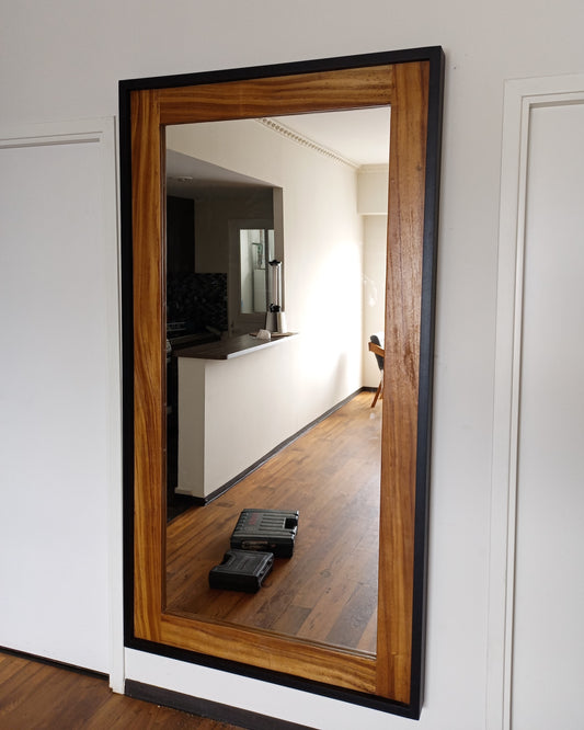 Espejo gigante decorativo de chapa de parota, perfecto para cambiar el look de tus espacios.